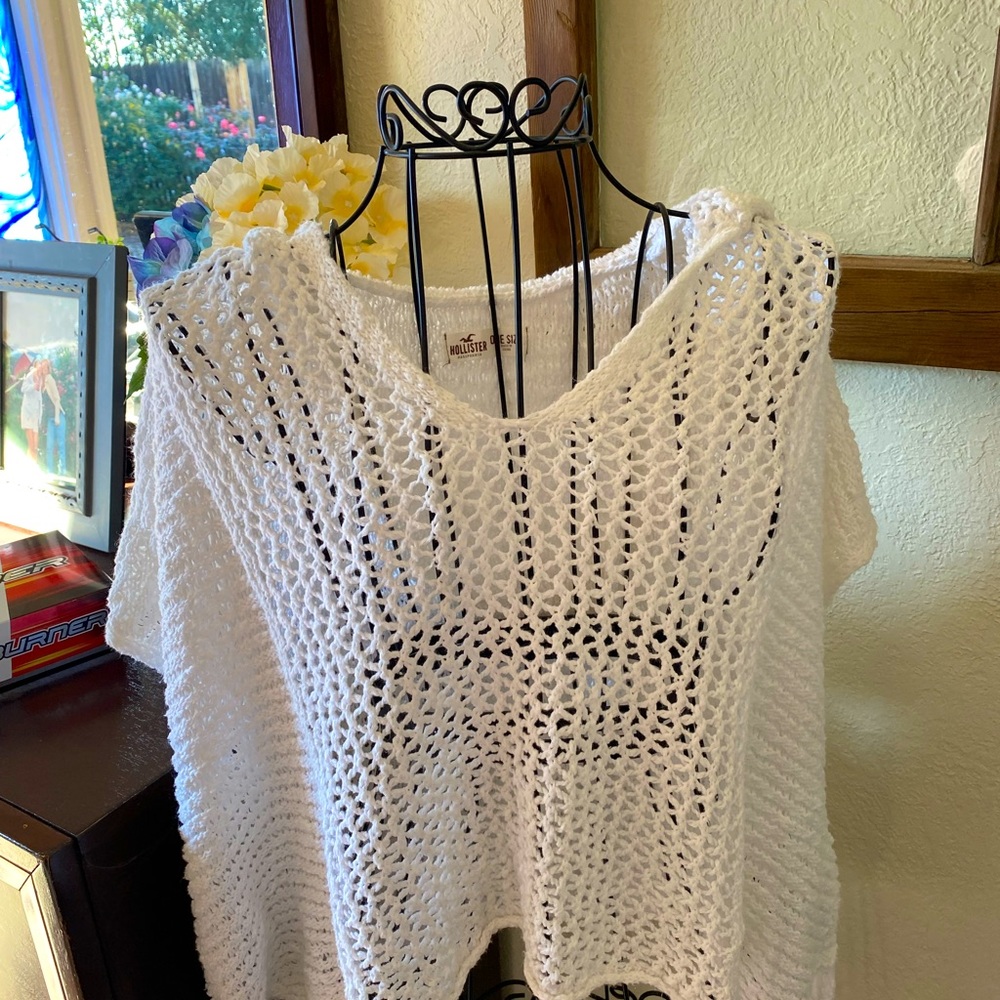 Hollister over sweater